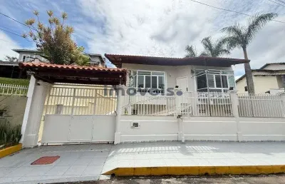 Casa com 5 quartos à venda na Rua Ivon José Curi, São Pedro, Juiz de Fora