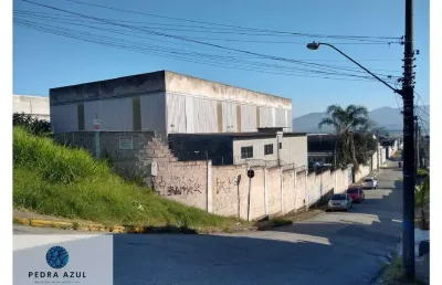 Excelente galpão pé direito triplo 450m² de área livre