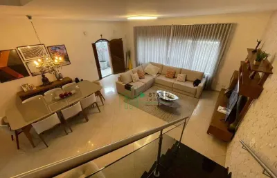 Sobrado alto padrão residencial com 3 suítes e 3 vagas à venda, 286m²