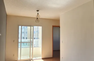 Alugo apartamento com sacada e planejados na cozinha no condomínio chapada das rosas