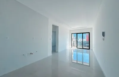 Apartamento frente rua em palmas com 2 quartos, suíte, sacada com churrasqueira e vaga privativa coberta