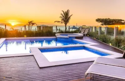 Apartamento no ilha dos corais residence – frente mar na praia de palmas ️