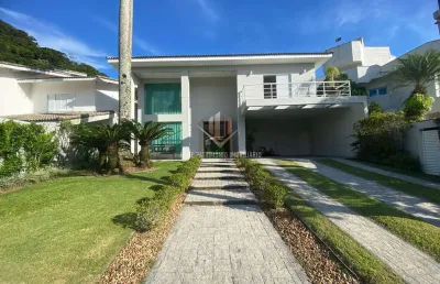 Casa alto padrão em condomínio fechado na praia de pernambuco guarujá sp.