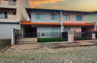 Casa com 3 quartos à venda no garcia, blumenau , 149 m2 por r$ 660.000