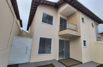 Lindas casas duplex com 3 quartos no pôr do sol, candeias