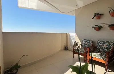 Acordar, abrir a porta da sacada e sentir o abraço do sol… esse é o seu novo jeito de viver.  aqui,  no montserrat!