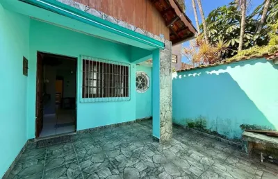 Casa em ótima localização, apenas 300 metros do mar em itanhaém/sp