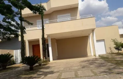 Casa de condomínio sobrado para venda tem 330 metros quadrados com 4 quartos