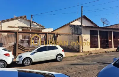 Excelente oportunidade, 3 casas em um mesmo terreno de 880m², ótima localização