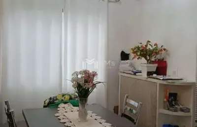 Sobrado à venda em cascavel, neva, com 2 quartos, com 132 m²