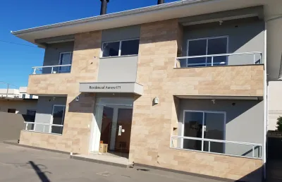 Apartamento para venda com 2 dormitórios em edifício  com 4 apartamentos