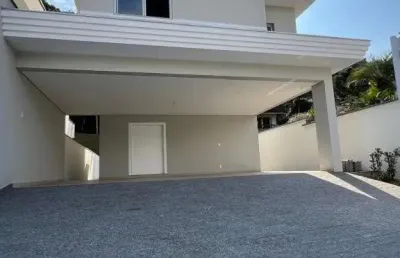 Casa com 2 quartos à venda na rua campo alegre, 50, glória, joinville, 270 m2 por r$ 2.350.000