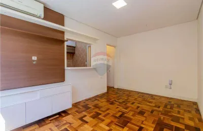 Apartamentoa venda de 1 dormitório, 42 m, vaga e elevador no coração do menino deus : r$ 310.000,00