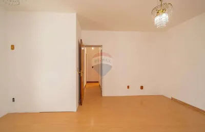 Apartamento com 3 dormitórios, suíte, sacada com churrasqueira e vista, 100m² privativos no menino deus, 1 vaga e infraestrutura : r$ 820.000,00