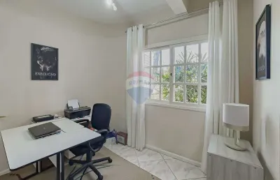Sobrado 3 dormitórios  sendo 1 suíte, 215m², com pátio e churrasqueira – sarandi, porto alegre