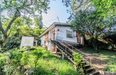 Casa de 03 dormitórios em esquina privilegiada no condomínio jd medianeira