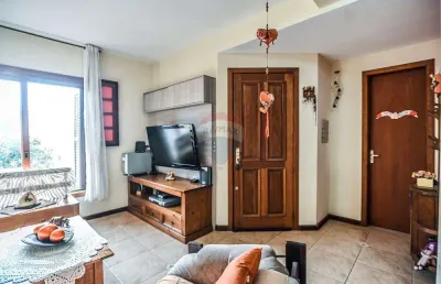 Casa de 02 dormitórios encantadora no condomínio ilha do sol