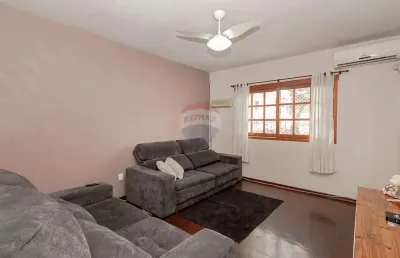 Casa com 3 quartos à venda na Rua Ernesto Pellanda, 78, Vila Jardim, Porto Alegre