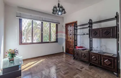 Casa com 6 dormitórios e 3 banheiros á venda , 210m² por r$698.000,00