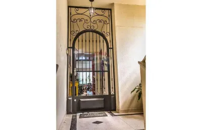 Apartamento com 3 quartos à venda na Rua Ramiro Barcelos, 953, Independência, Porto Alegre