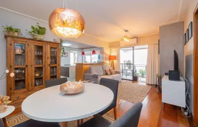 Baixou 82.000 reais!  apartamento semimobiliado no mont'serrat - 2 dormitórios, 2 suítes, 2 vagas e infra completa
