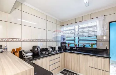 Casa com 5 quartos à venda na Avenida Engenheiro José Maria de Carvalho, 94, Vila Ipiranga, Porto Alegre