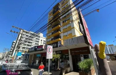 Apartamento com 2 quartos para alugar no Centro, Santa Maria 