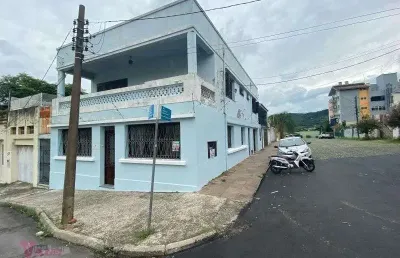 Casa com 3 quartos para alugar no Centro, Santa Maria 
