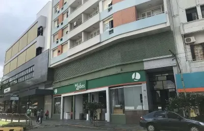 Apartamento com 4 quartos para alugar no Centro, Santa Maria 