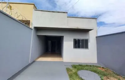 Casa de 3 quartos sendo 01 suite- residencial petrópolis - goiânia - go