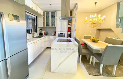 Casa duplex em colina de laranjeiras – 3 quartos, 2 suítes, quintal e 2 vagas