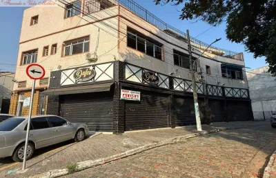 Oportunidade imperdível: salão comercial amplo para locação!