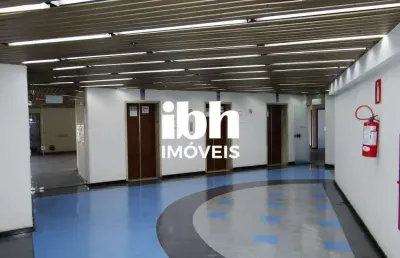 Andar corrido para locação com 294,00m² + 4 vagas de garagem no coração da cidade.