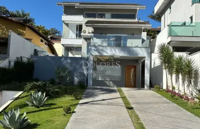 Sobrado de alto padrão - 330 m² em localização privilegiada no aruã lagos