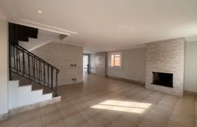 Excelente sobrado de condominio a venda com 215 m²  3 dormitórios e 4 vagas piscina privativa