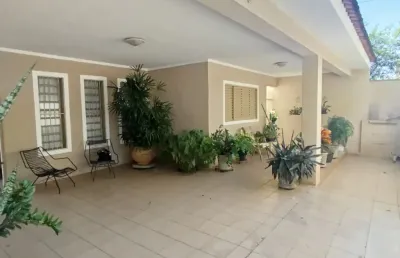 Vendo casa bairro planalto com ótima localização, próximo a rua marcílio dias