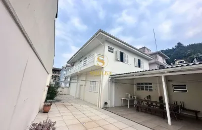 Casa em condomínio fechado com 5 quartos para alugar na rua papa joão xxiii, coqueiros, florianópolis, 320 m2 por r$ 10.500