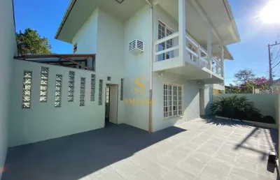 Casa em condomínio fechado com 4 quartos para alugar na servidão vassourinha, rio tavares, florianópolis, 400 m2 por r$ 6.000