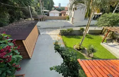 Casa em condomínio fechado com 3 quartos à venda na servidão do condor, ingleses do rio vermelho, florianópolis, 370 m2 por r$ 795.000