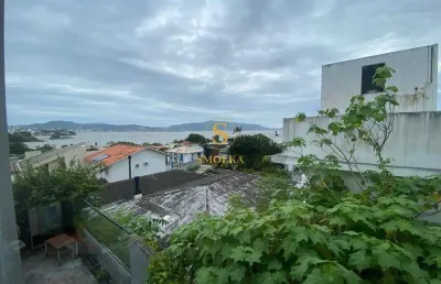 Casa comercial com 3 salas para alugar na rua desembargador pedro silva, coqueiros, florianópolis, 618 m2 por r$ 17.000