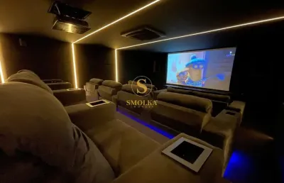 Casa em condomínio fechado com 5 quartos à venda na rua das tibiras, jurerê internacional, florianópolis, 880 m2 por r$ 14.900.000