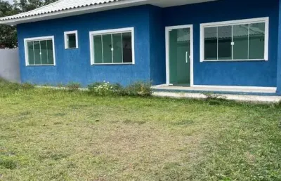 Casa com 3 quartos à venda na rodovia amaral peixoto, 555, coqueiral, araruama por r$ 400.000