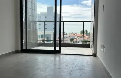 Lindo apartamento no bessa de 2 quartos sendo 1 suíte, área de lazer na cobertura com vista para o mar permanente.