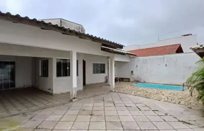 Casa para venda em barra velha, centro, 3 dormitórios, 1 suíte, 3 banheiros, 3 vagas
