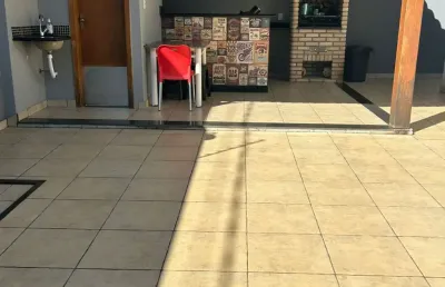Casa com 3 quartos à venda no Chácaras Jardim Holanda, Uberlândia 