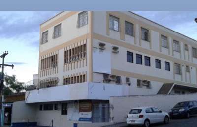 Ponto comercial amplo e bem localizado na rua 10 de novembro