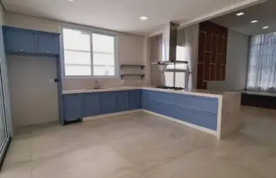 Belo sobrado em jardim helena com 3 dormitórios bem localizado