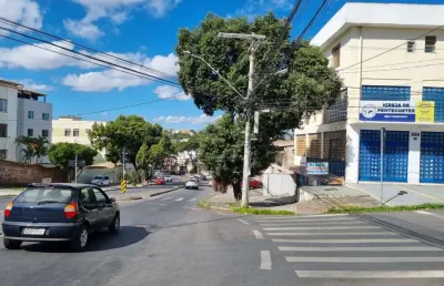 Prédio com 3 salas para alugar na Santa Mônica, Belo Horizonte 