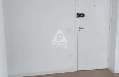 Excelente apartamento no coração de campo grande com 2 quartos em 44 m2.