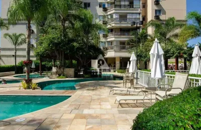 Apartamento à venda totalmente mobiliado com 2 quartos, sendo 1 suíte, e varanda com vista agradável.